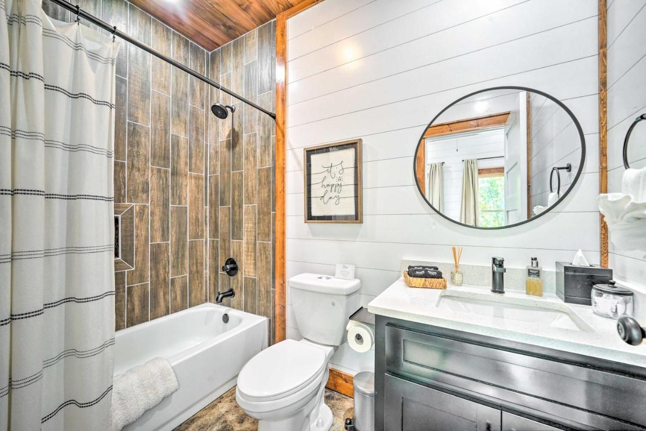 Chic Broken Bow Cabin With Hot Tub And Gas Grill! Ngoại thất bức ảnh