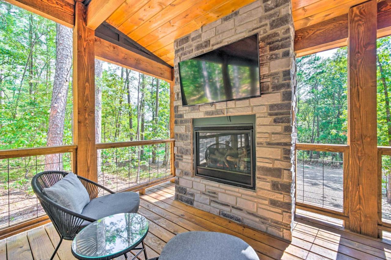 Chic Broken Bow Cabin With Hot Tub And Gas Grill! Ngoại thất bức ảnh