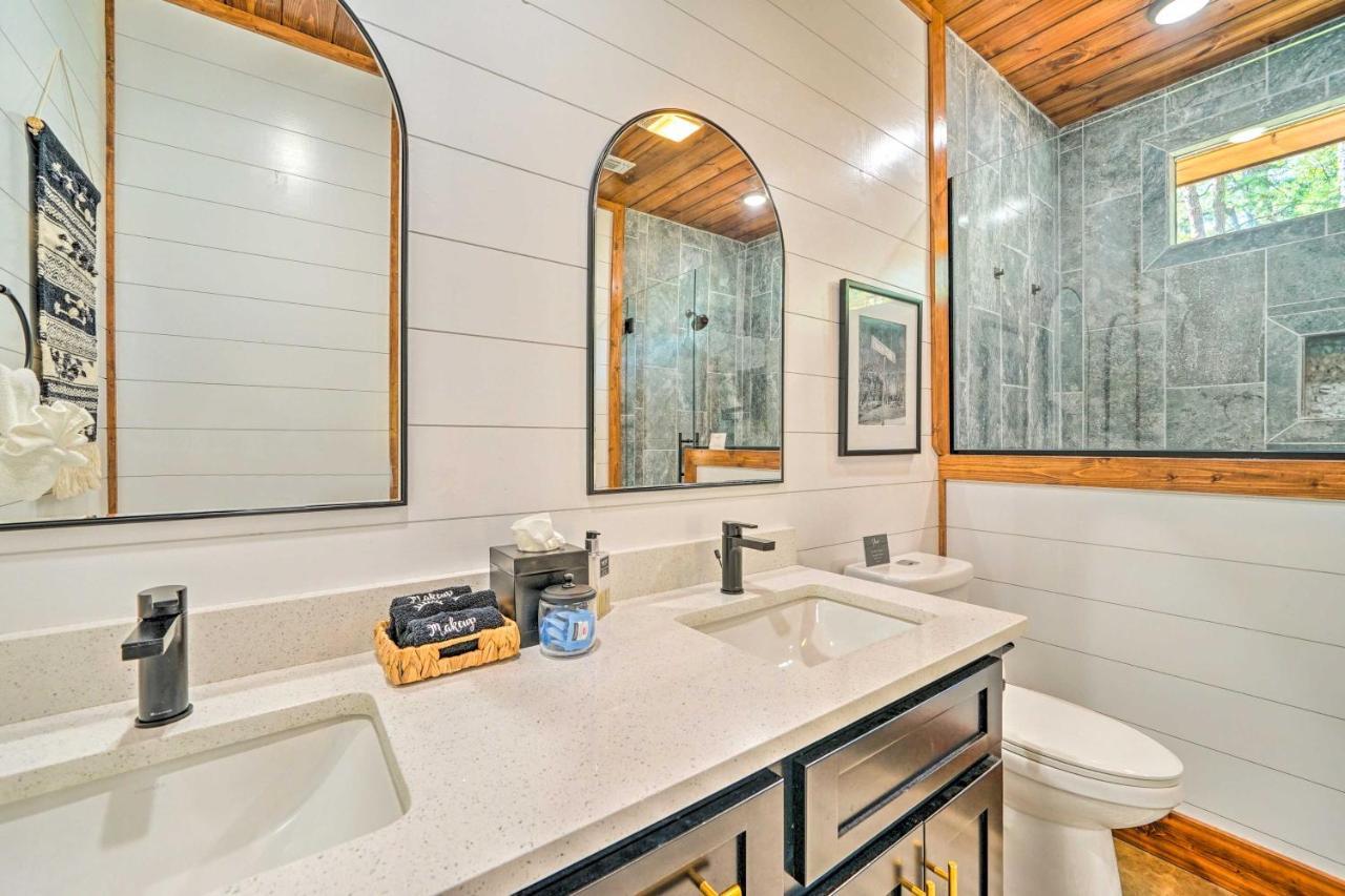 Chic Broken Bow Cabin With Hot Tub And Gas Grill! Ngoại thất bức ảnh